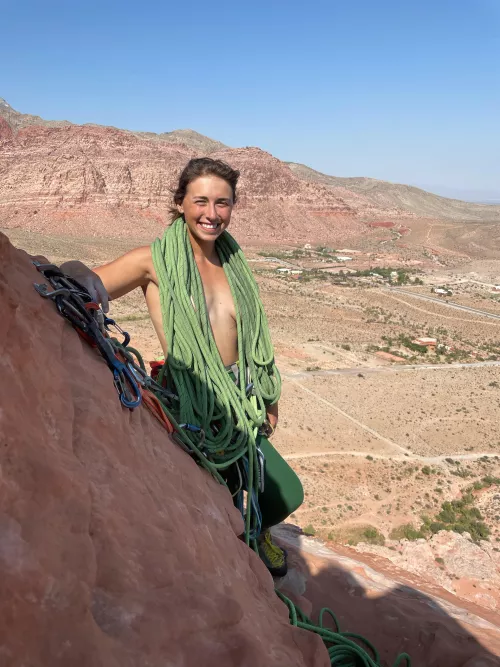 Red rocks with a view 🤍