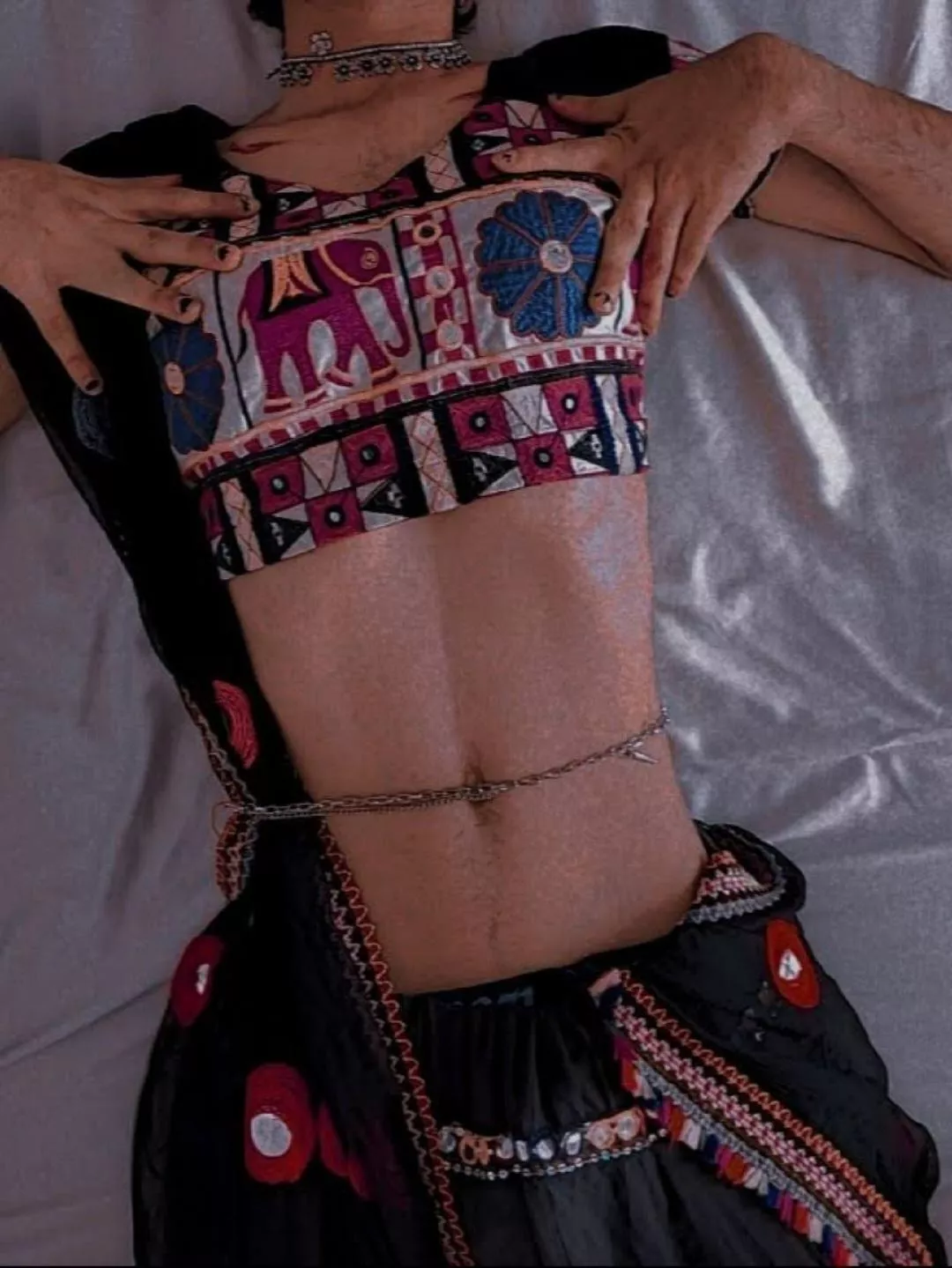 Something about Indian traditional clothes makes me look so cute