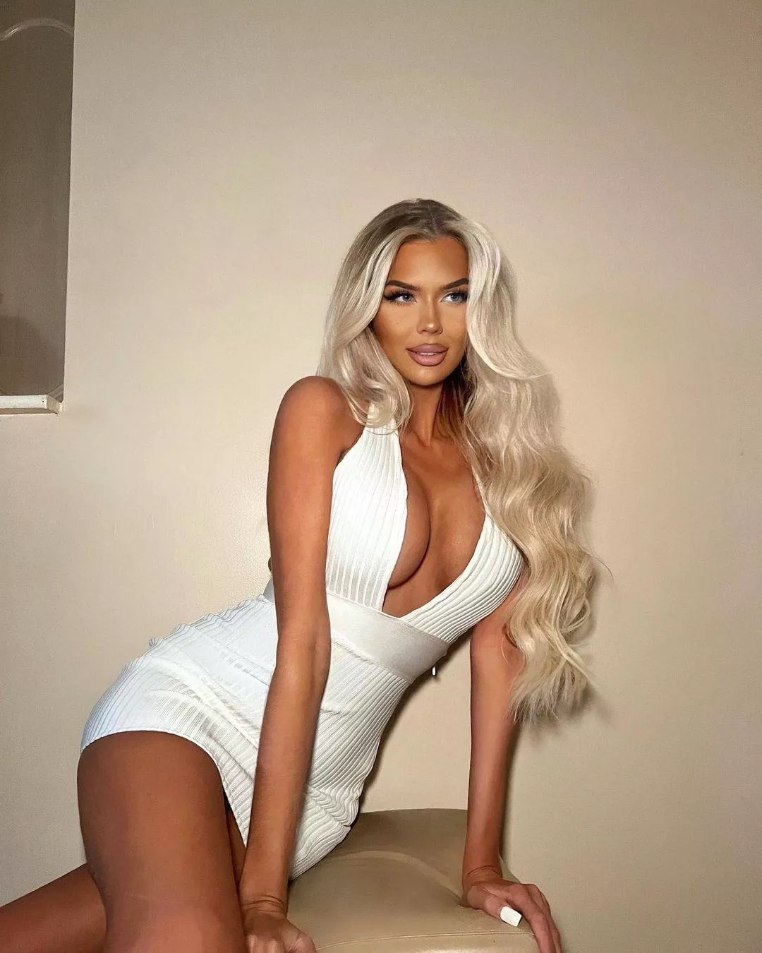 sylvijaa - pure white