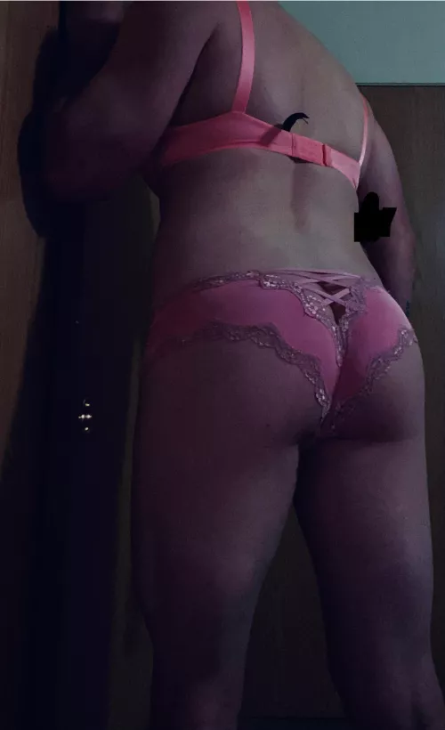 These panties make my ass look good!!