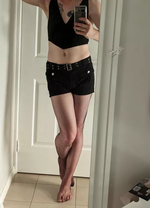 wish my friends would come over and chill at my place so I could dress like this