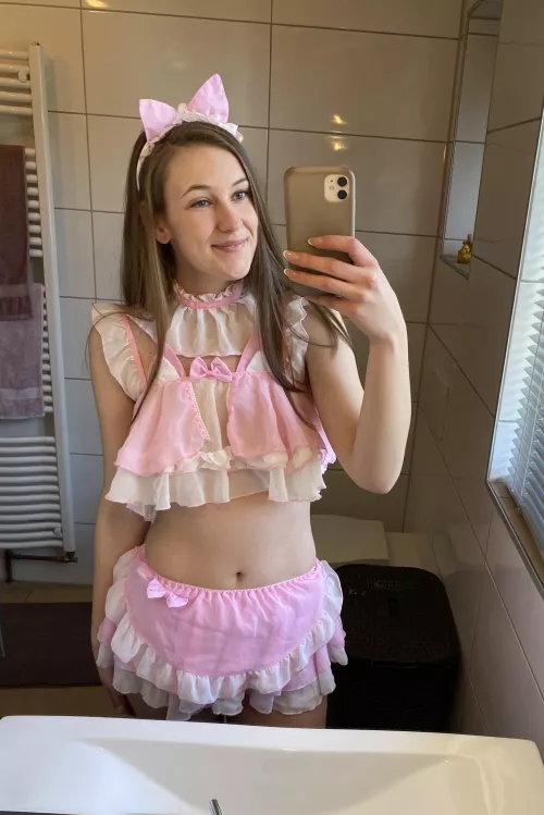 Would make my day if at least one person likes my outfit.