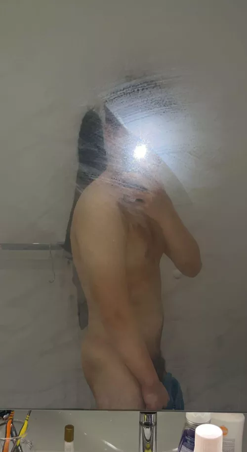 18 cant sleep and horny. Who wants to help. hmu @hornysushi1234