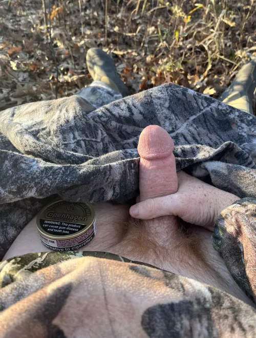 19 country boy looking for country or southern Vers or btms 18-19 @ adam_mason6205