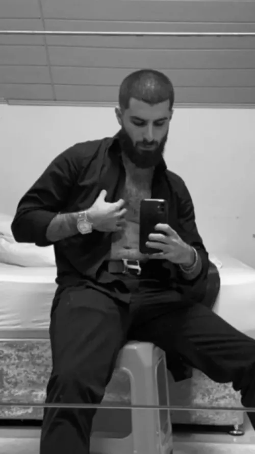 21, 6‘4, who is on the more feminine side that wants to be on my side?😁