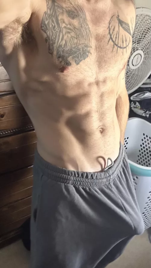 27M Tented up in some sweats