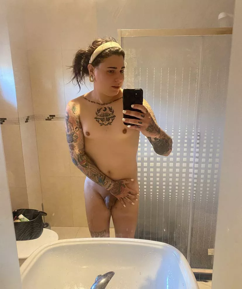 A pic for you before taking a shower 😛