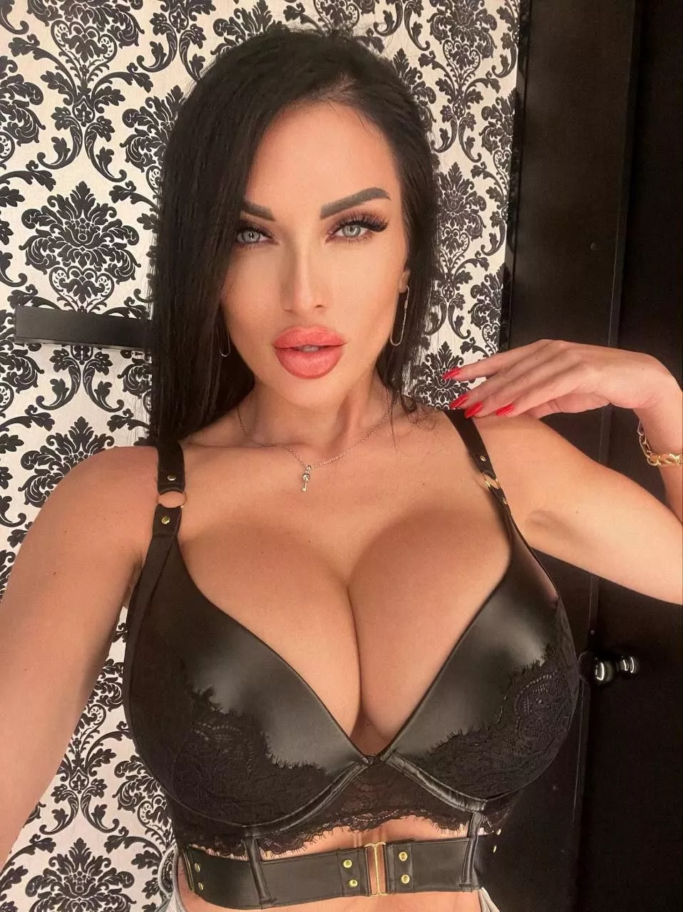 Alone and horny tonight, come find me