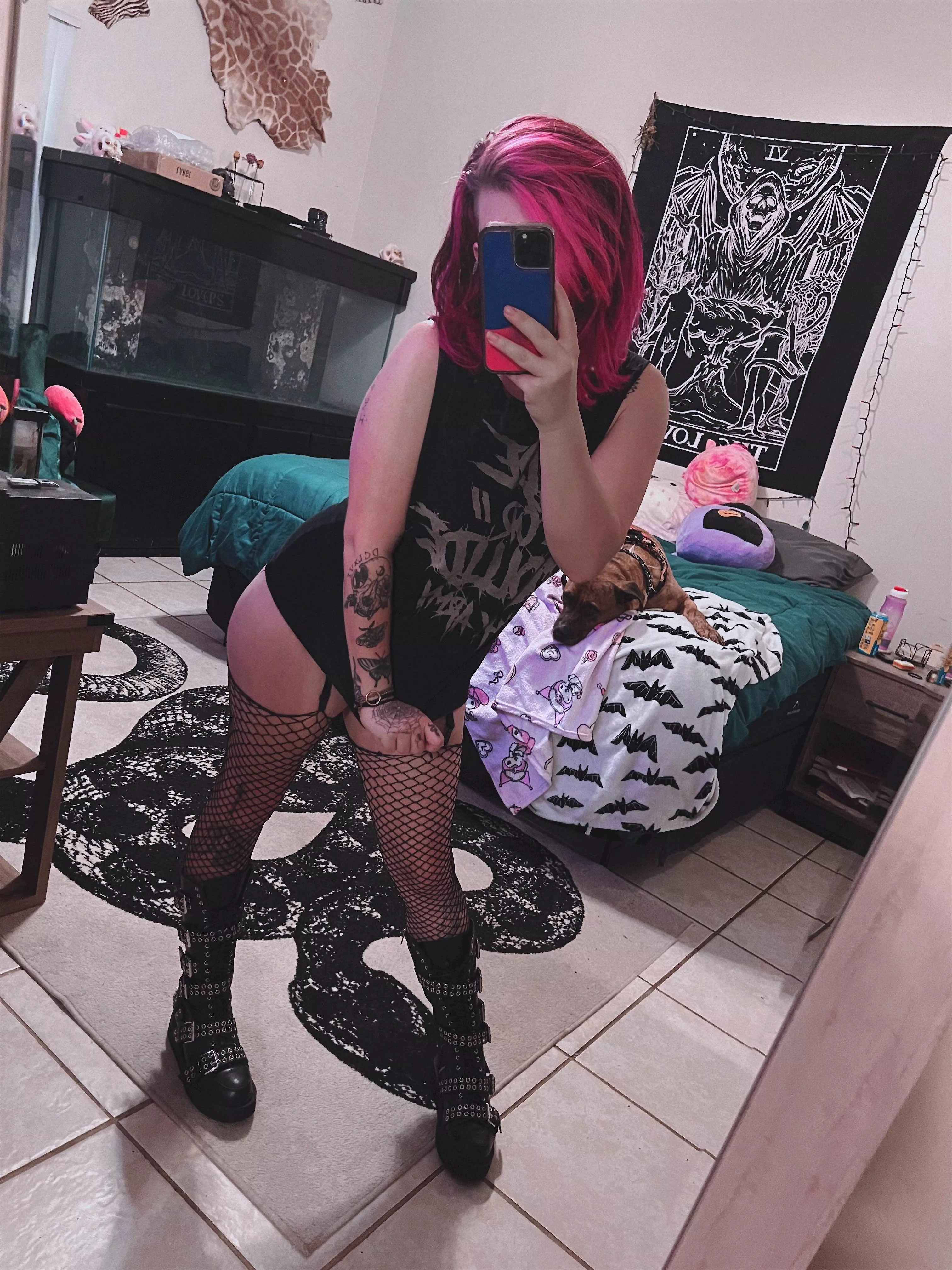 are you coming back to my place to smoke a fatty? 🖤