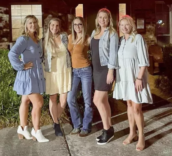 Blonde Milfs, dm open