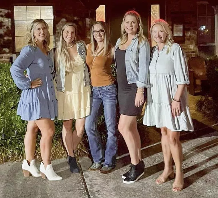 Blonde Milfs, dm open