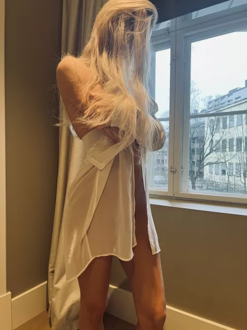 Come undress me and devour my pussy