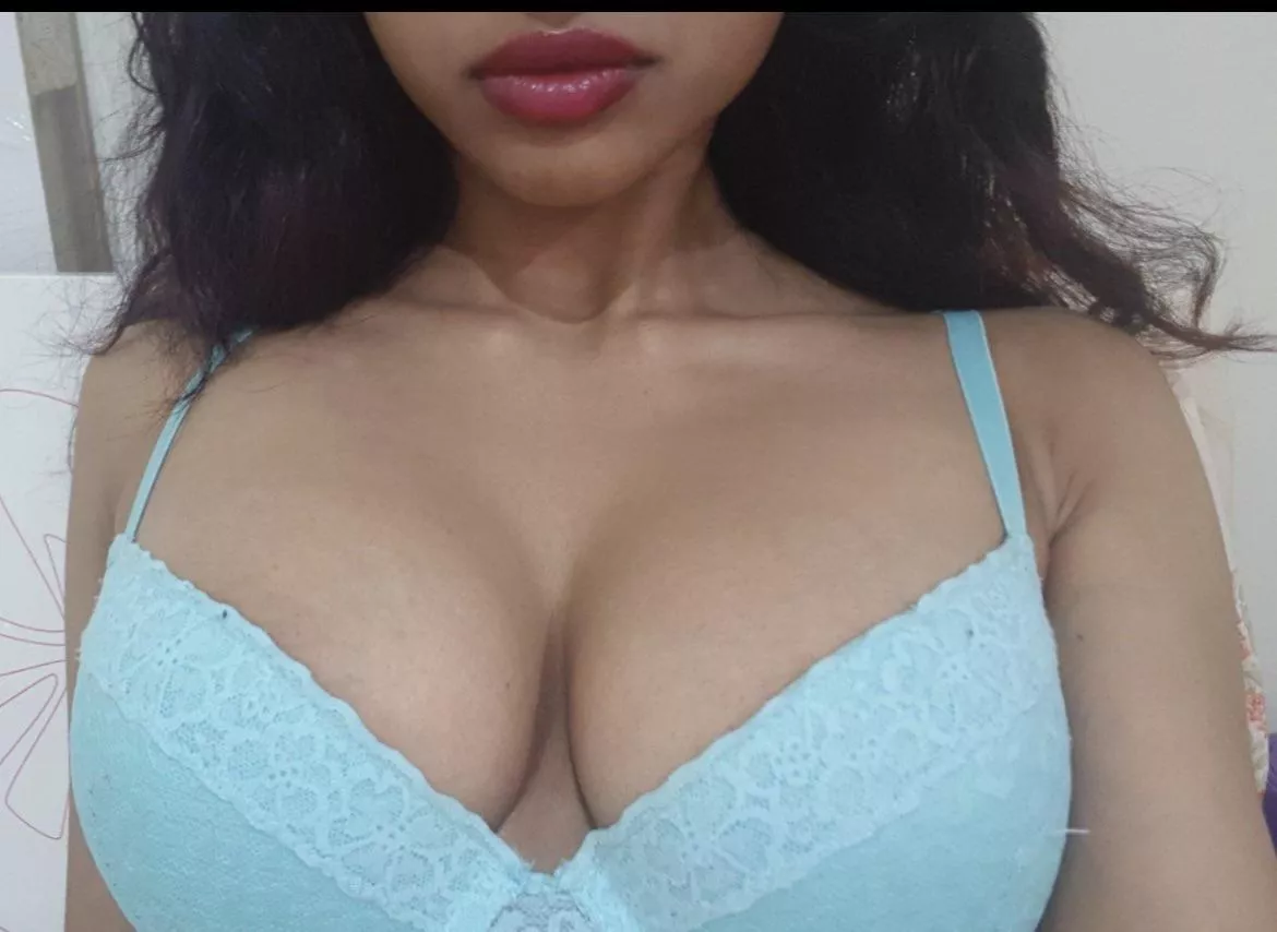 Feelin bi…. Interested in talking with couples… [F]