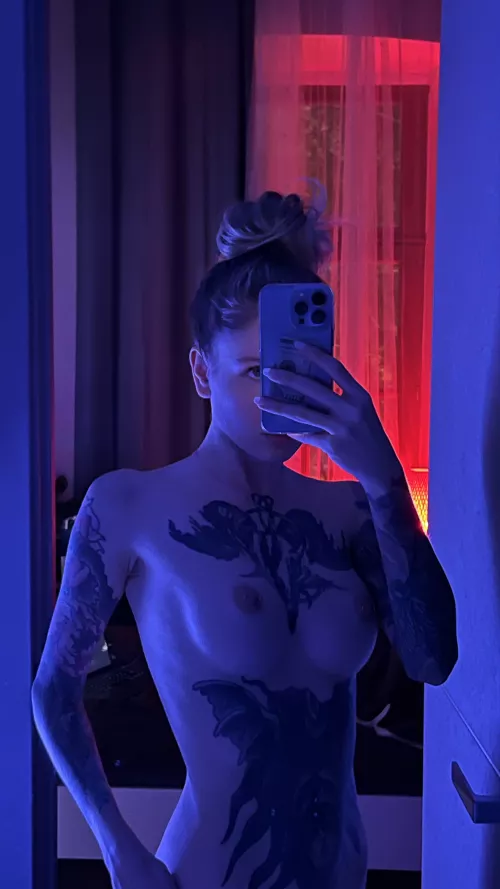 Felt like taking a sexy selfie