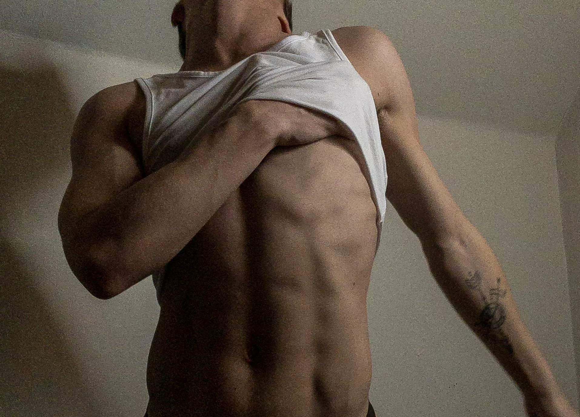 First post here! I'm a dancer so I can do a lot of flexible tricks for you with my forearm