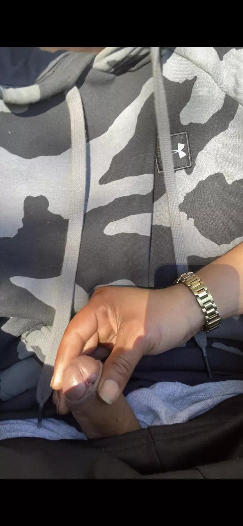 getting a handjob in public who wanna see it 😛