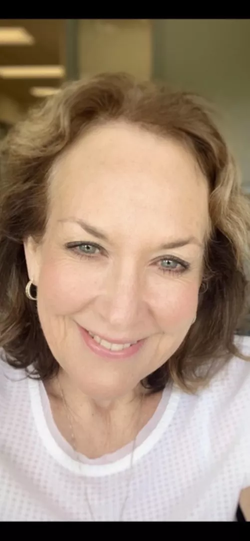 GILF FWB looking for trades or tribute topless available