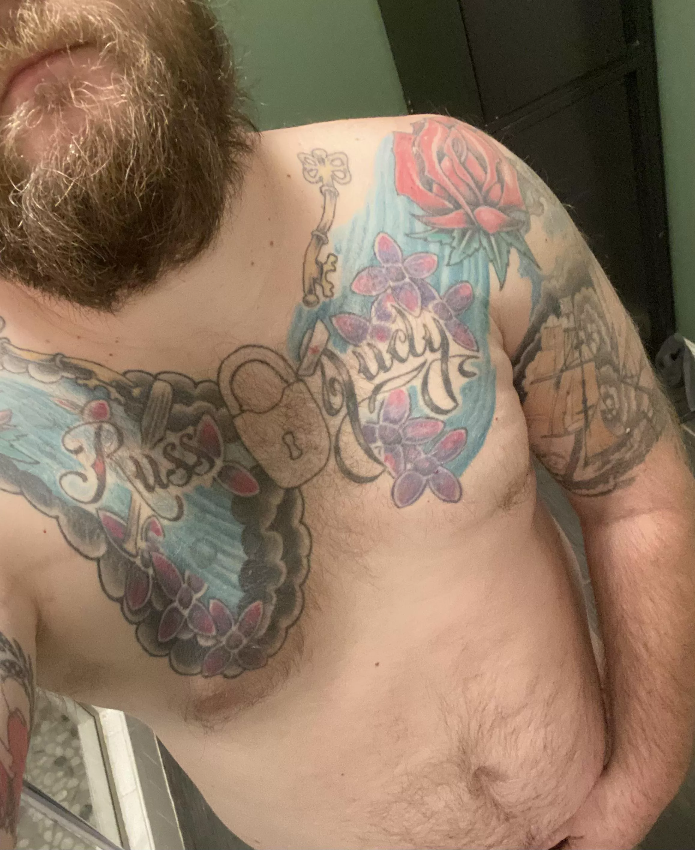 Good morning, pups! It’s shower time!