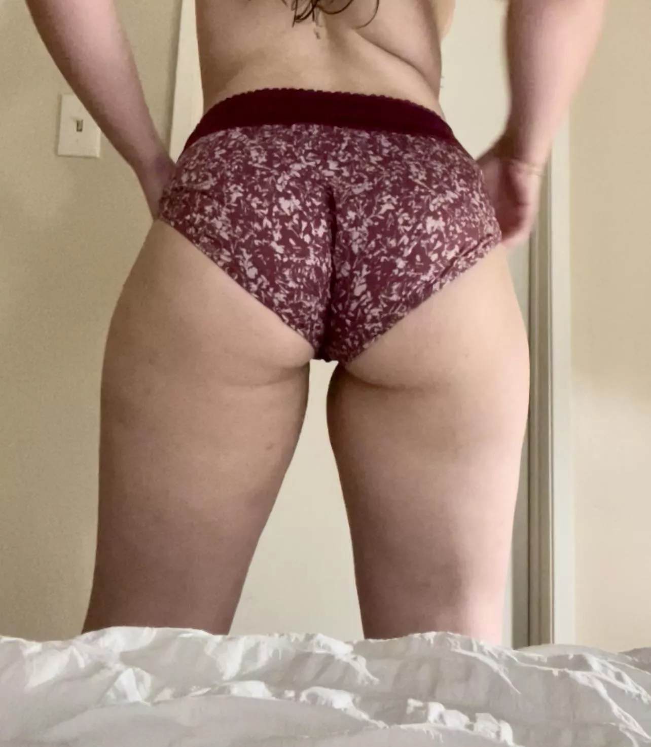 & he still pays for other women’s content…🥺