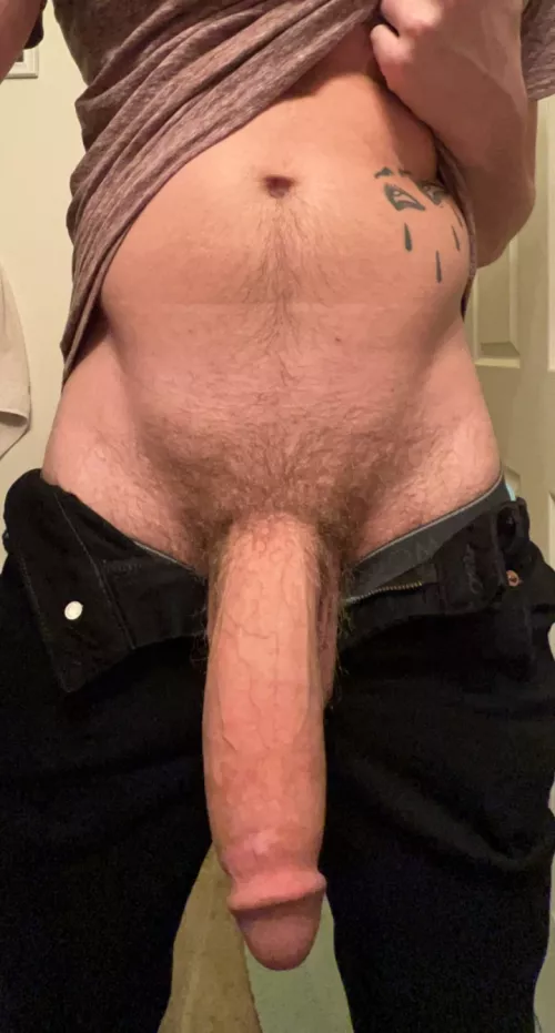 hello, someone want a huge white cock? 😁