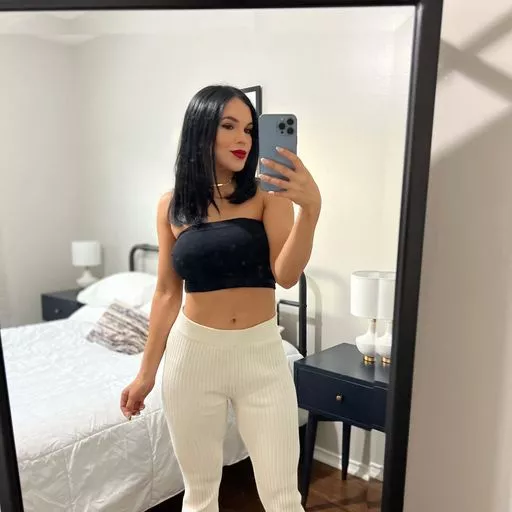 Hope you like a 40yo latina on a black crop :)