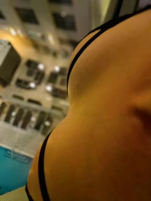 I hope the people in the pool appreciated the views