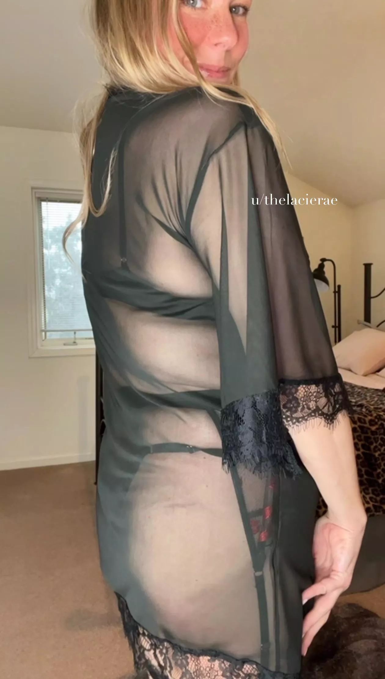 I keep it tasteful and classy 💋