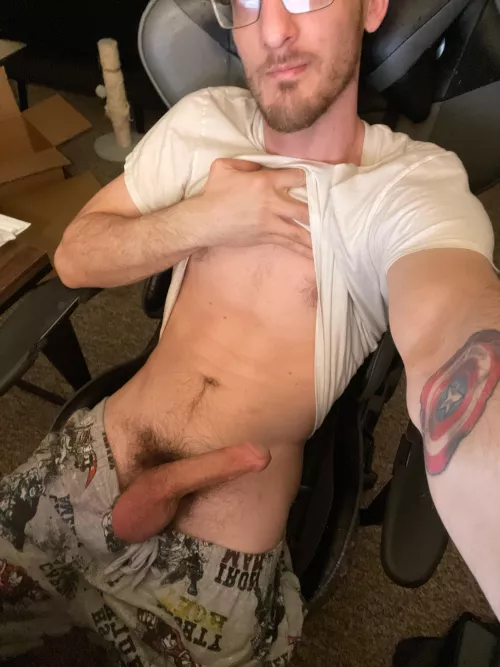 I love when I get women followers on here. Anyone want to be my study buddy?