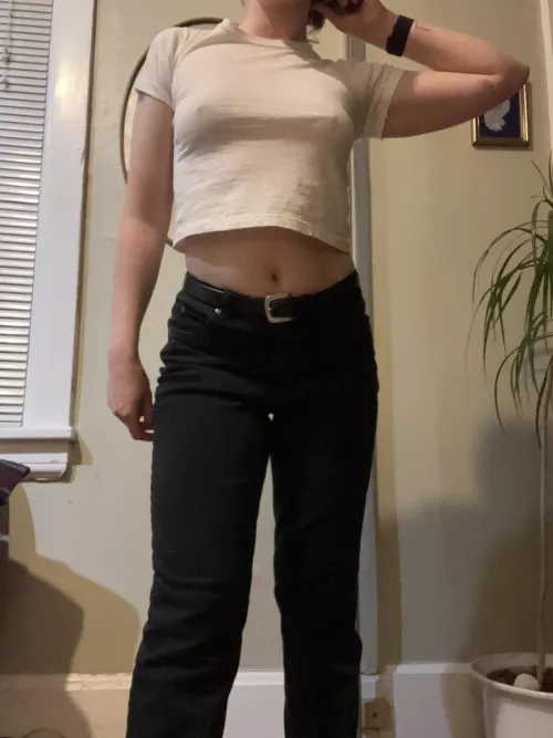 Just that crop top and jeans combo!