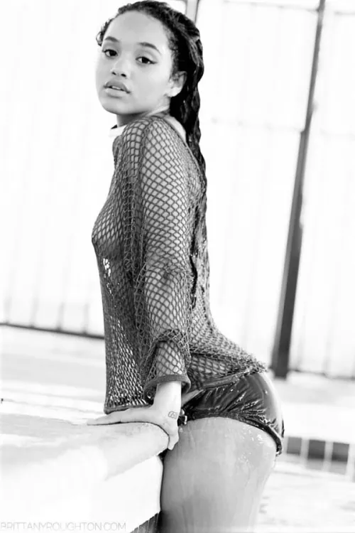 Kiersey Clemons
