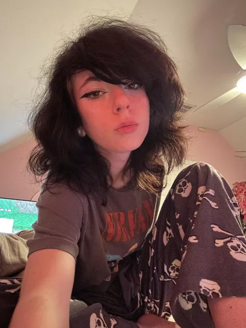 Lazzzzy day 🖤🖤 how’s your Sunday going r/femboy?