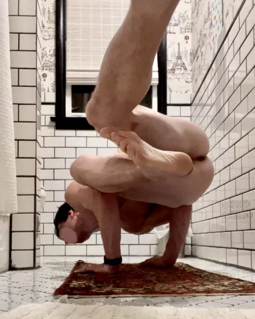 [M] Side crow practice while the shower gets hot