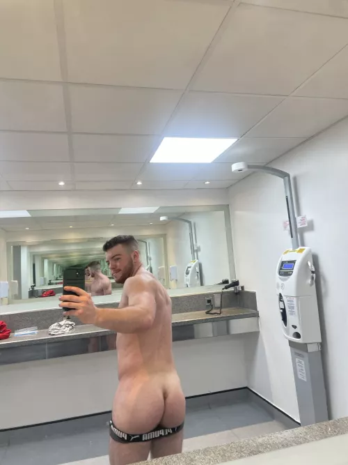 My booty was looking mighty fine in my gym locker room