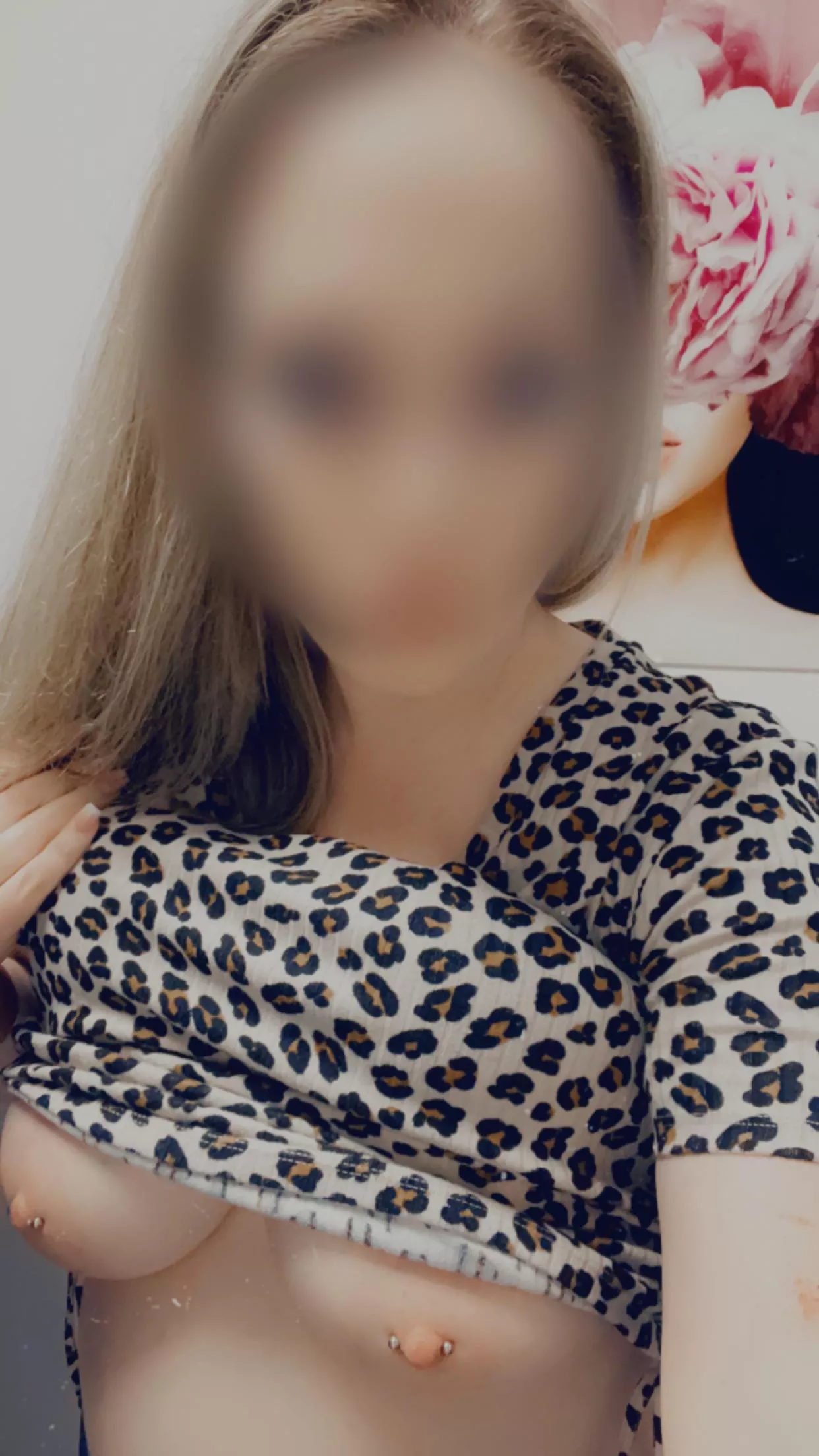 New slutty accountant in the office… 🥰🥰😘 I definitely have the best tits on the team.. do you agree? 🤷🏻‍♀️😘