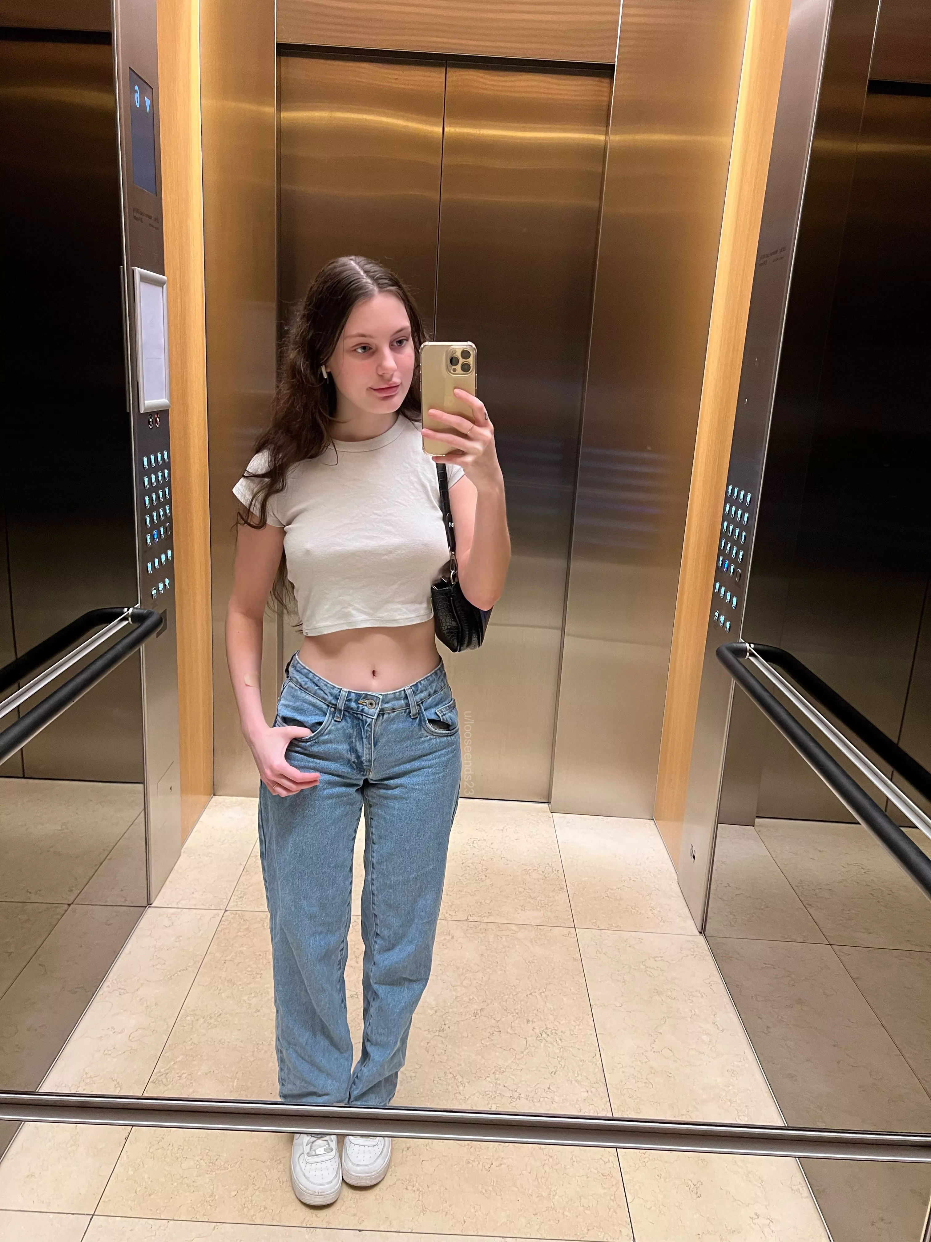 no bra no problem 🥰