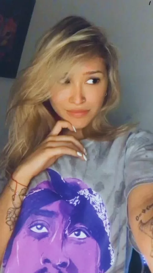 Our body has 206 bones but make it 207 when I'm with you 😌😌