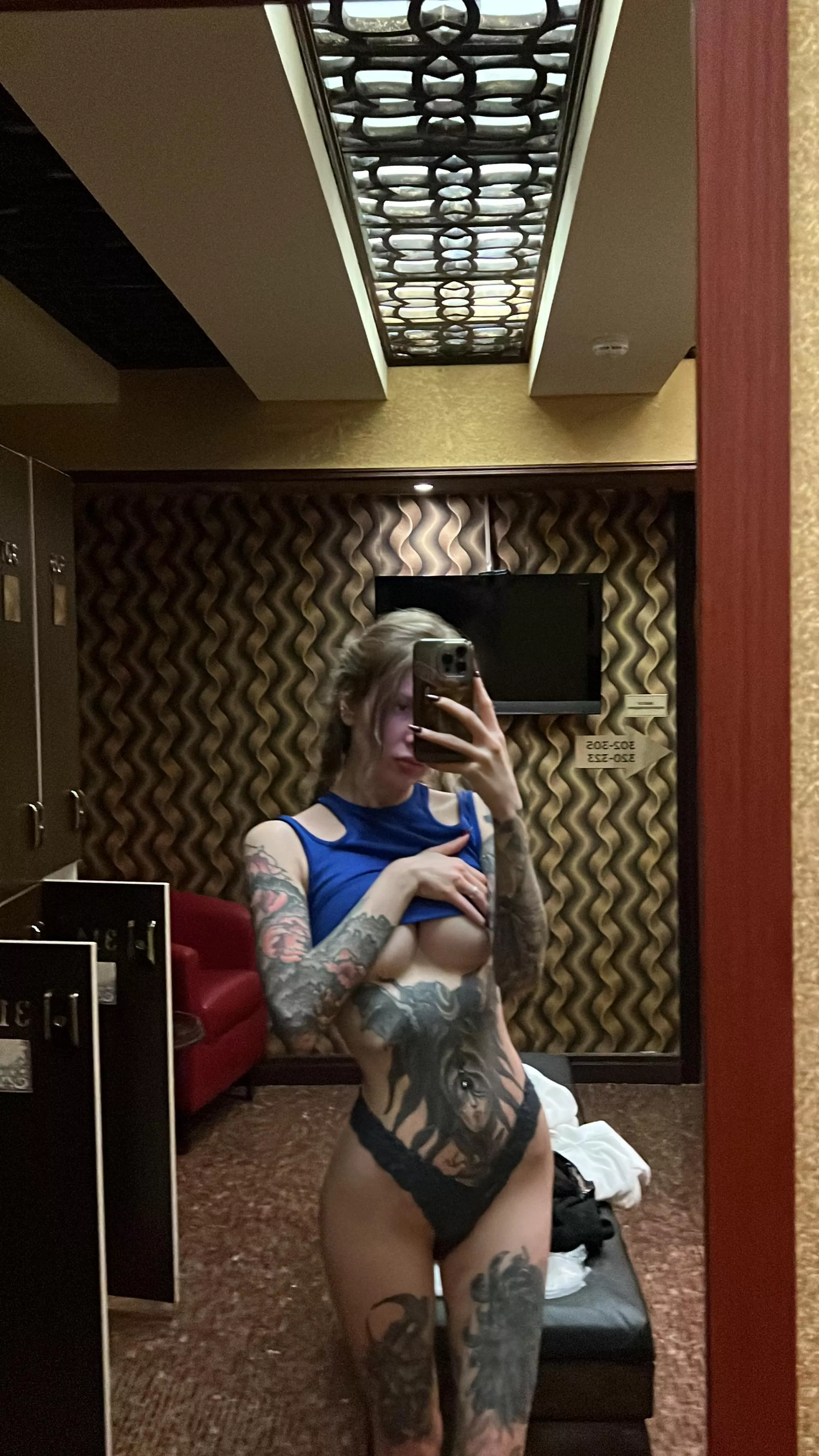 Pre-workout underboob