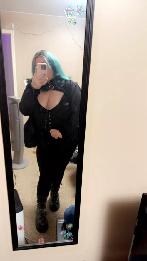 React if you want a goth goddess to take control over your mind body & soul [domme]