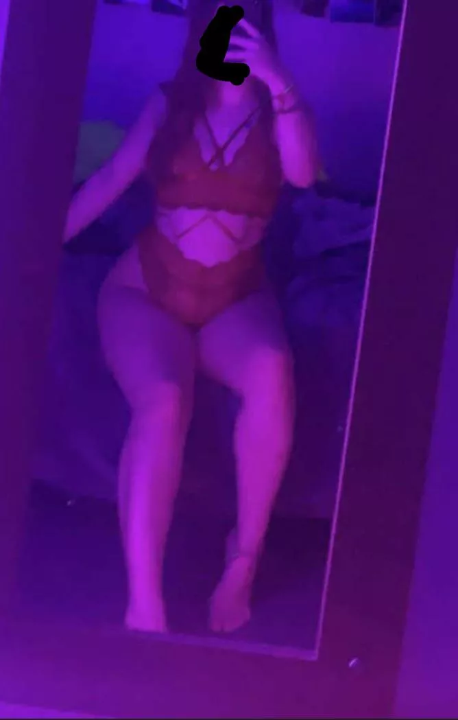 [Selling] Come chat to me on snap if you want to cum tonight 😈 xx