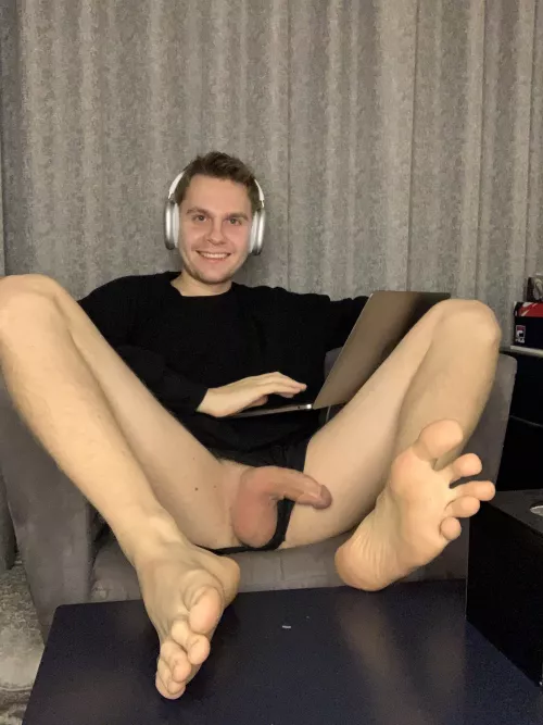 Suck on my balls while I’m on zoom 😎