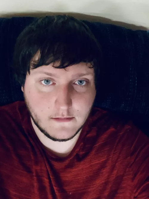 Switching between night shift and day shift is killing me. I just wanna go home and play Monster Hunter 😭