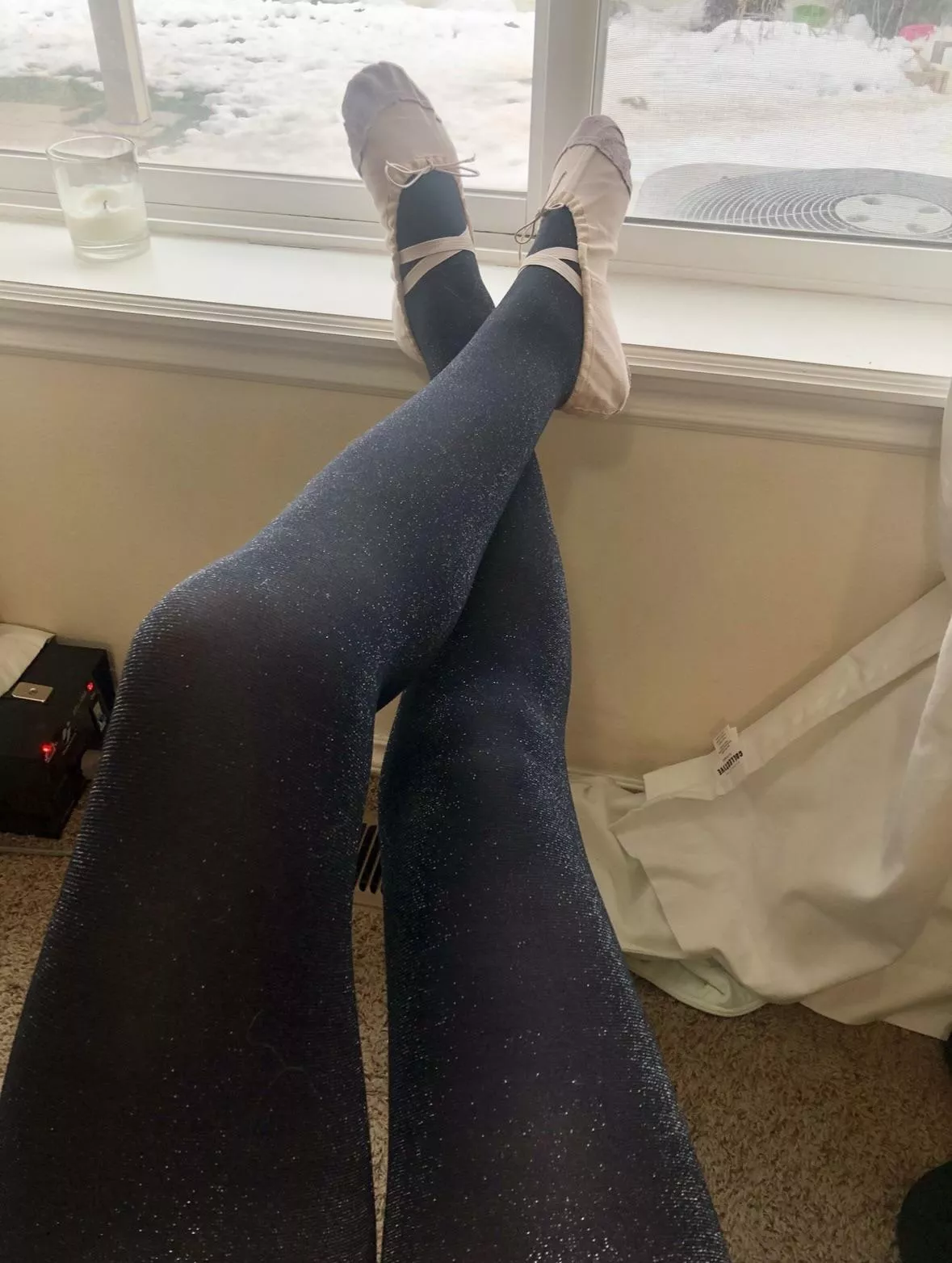 This Japanese girl loves dancing in pantyhose without panties 😝