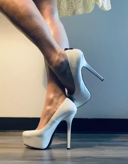 Two words: black zipper.