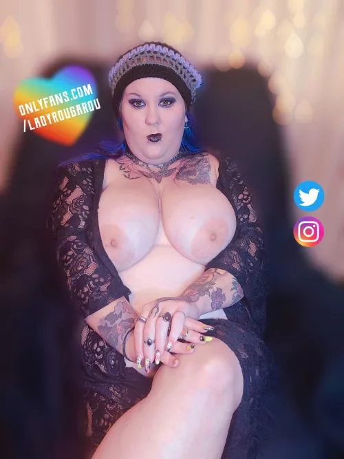 Waiting for you to worship me 😈🖤[OC]