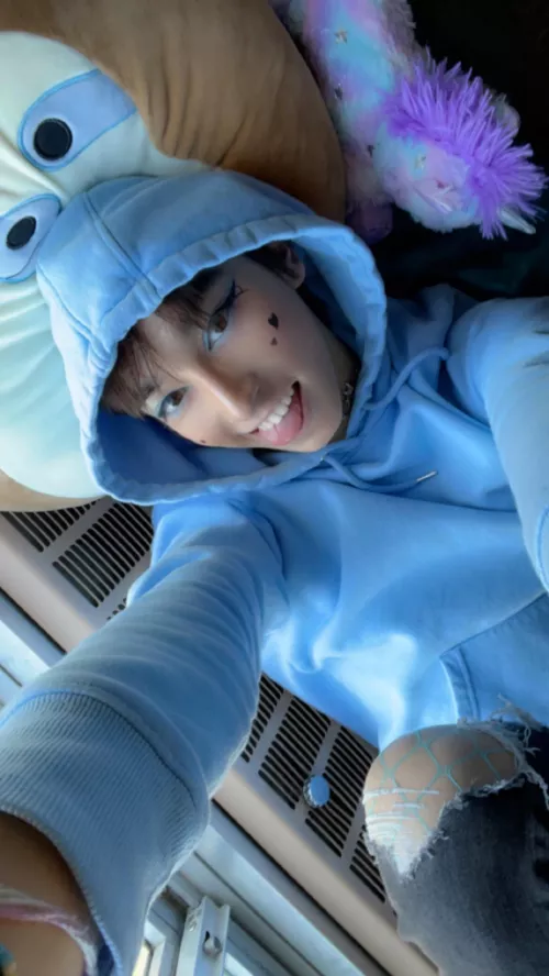 Whoever Guesses What I Ate For Lunch Gets a Juicy Thwack 💋 ON THE LIPS 😳😳 Feat. Squishedmallow