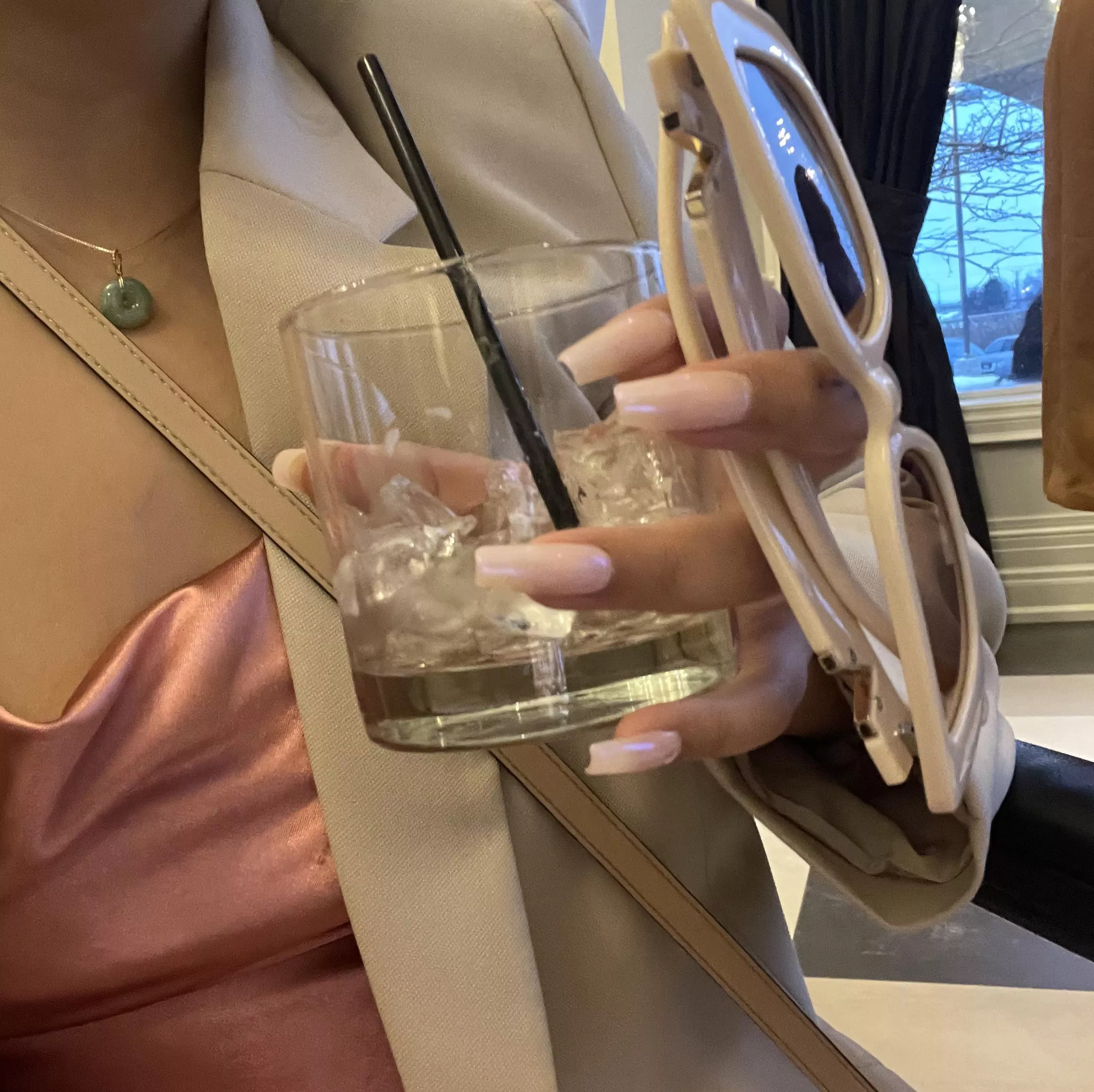 Who’s gonna pour me another drink? 😘