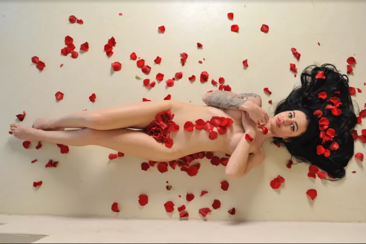 Will someone be able to remove the petals from me and taste me...