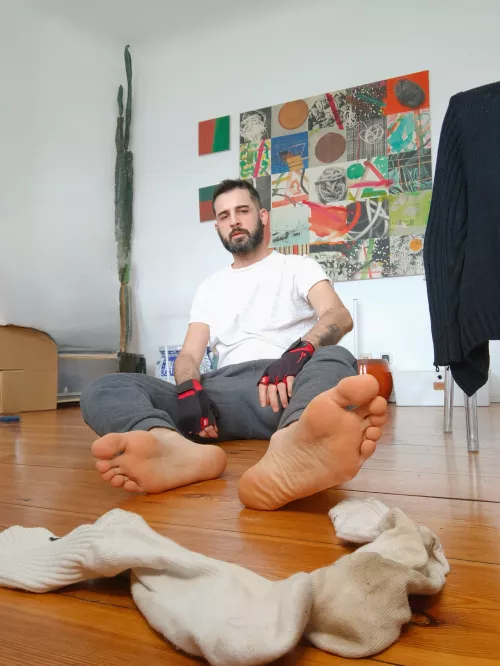 would you worship my feet?