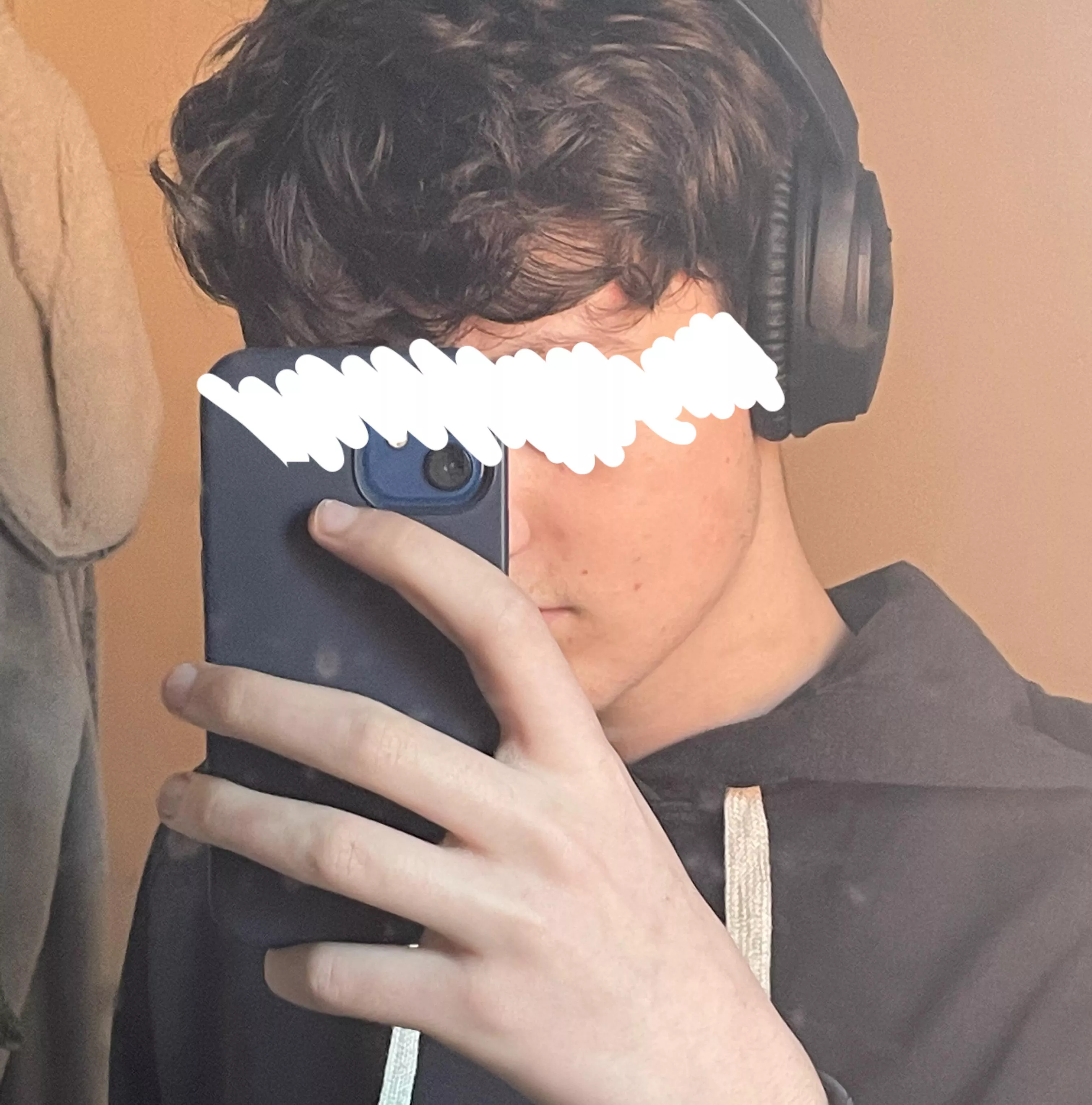 18 m master in need of subs that specialise in scat, piss or vomit (preferably all 3 😈). Hmu if you’re confident and kinky @dominatekink