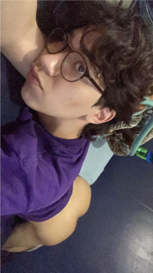 18 twink. add me fit bros @johngnz09